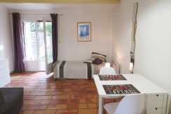 Hauts de Nîmes 27m² Bastide meublée 370€ Hauts de Nîmes 27m² Bastide meublée 370€