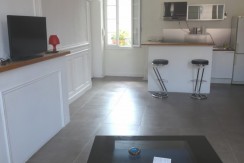 T2 Meublé Rue Emile Zola Nîmes 560€ H.C T2 Meublé Rue Emile Zola Nîmes 560€ H.C